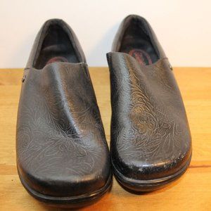 Klogs Black Embossed leather clogs size 11